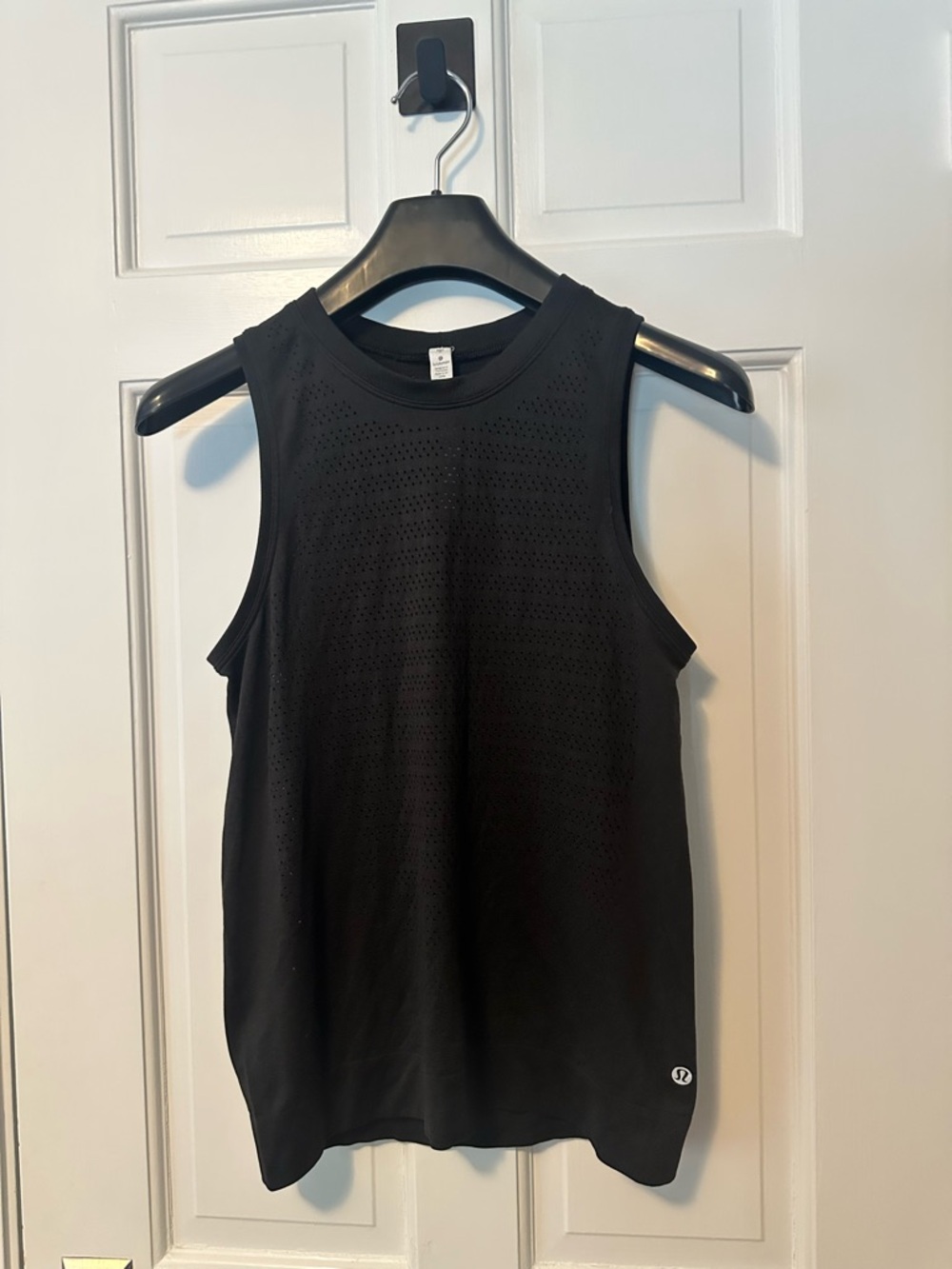 Lululemon Women's Black Mesh  Sleeveless Performance Tank - Size 4